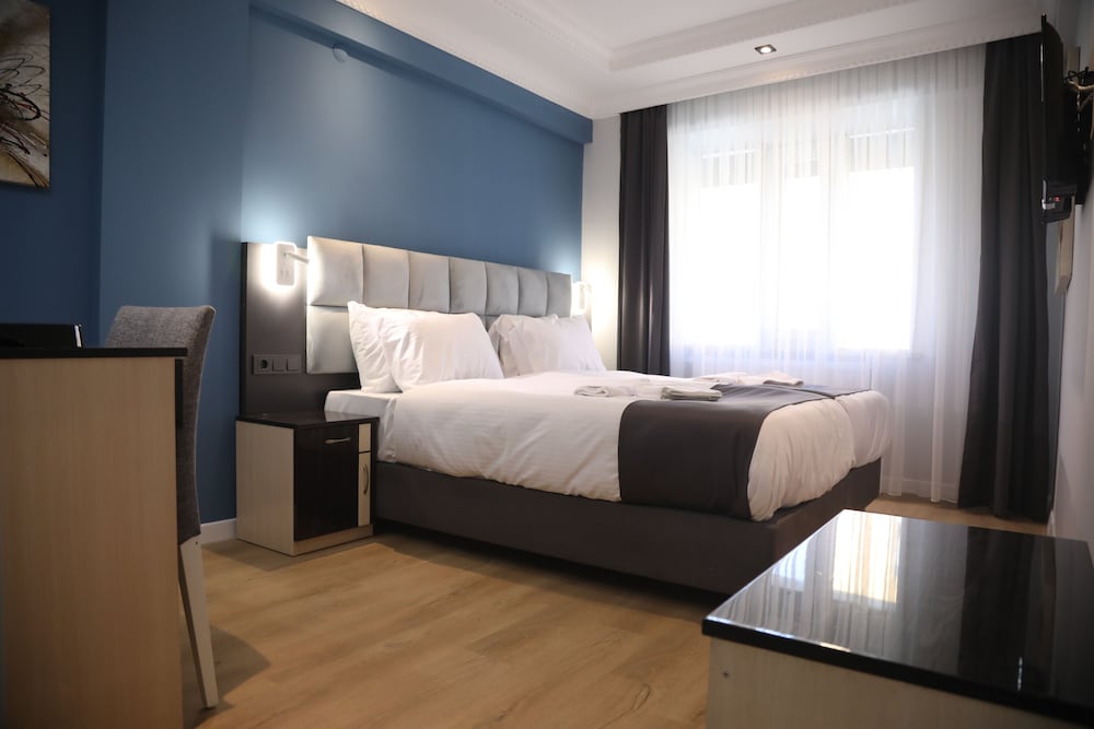 Standard Double or Twin Room photo 3