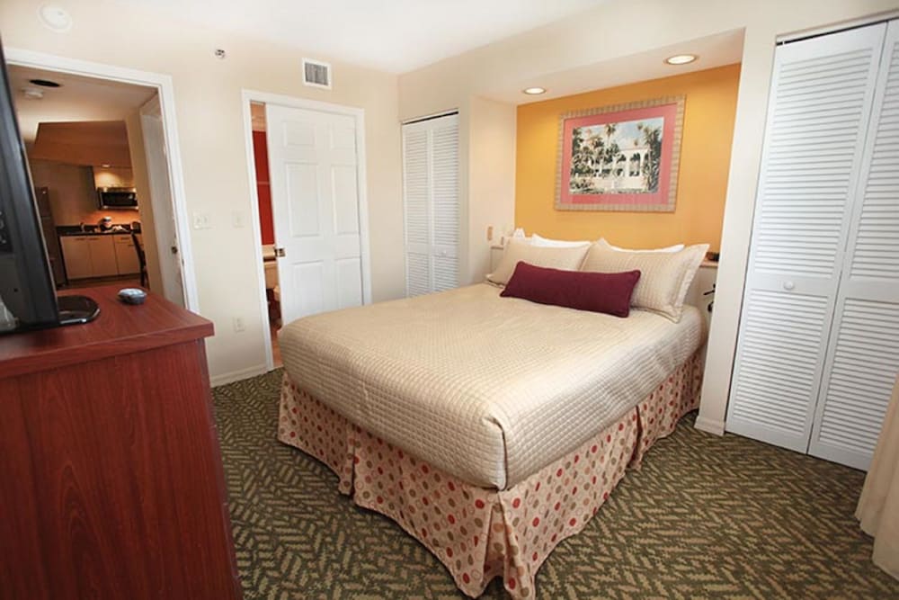 Two Bedroom Suite - Photo 4