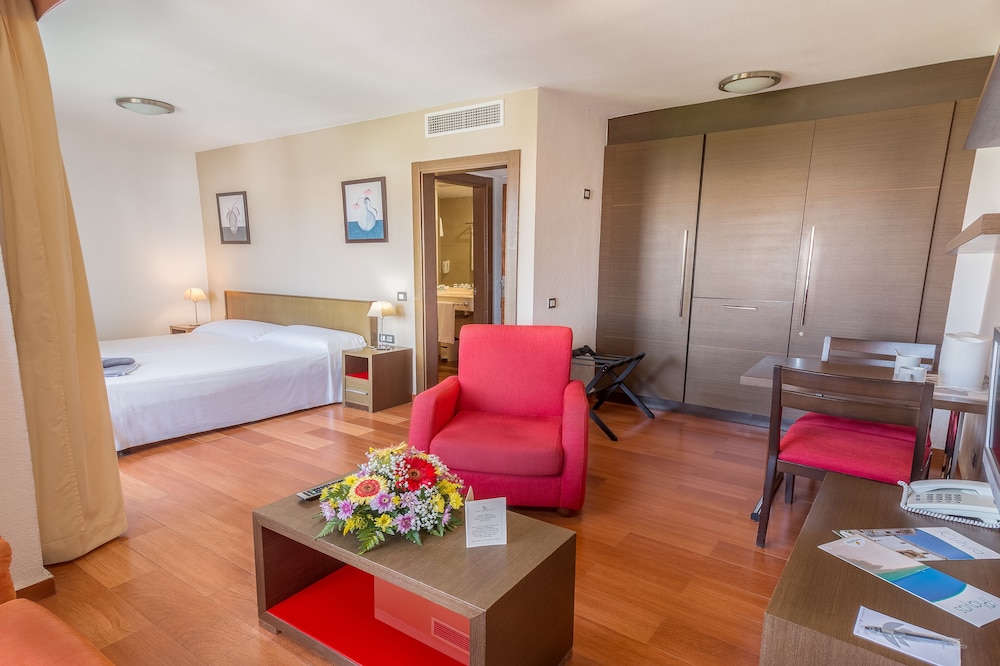 Double Room (2 adults and 1 child)