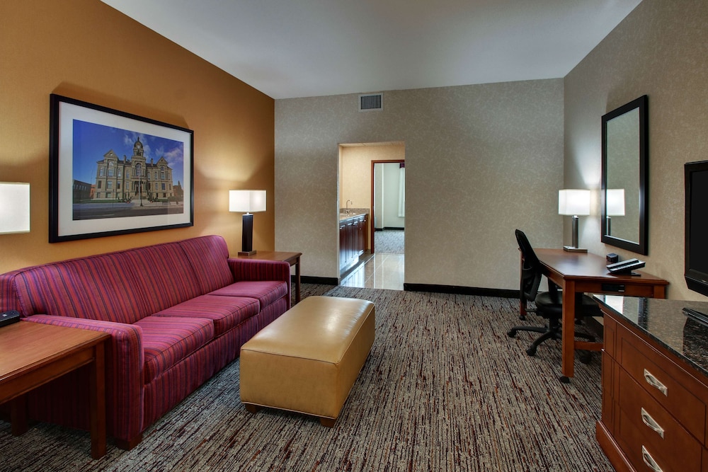 Suite, Multiple Beds, Refrigerator & Microwave (Upper Floor)