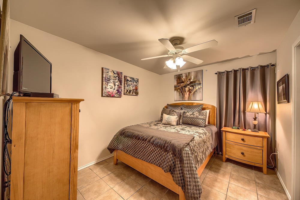 Condo, 2 Bedrooms