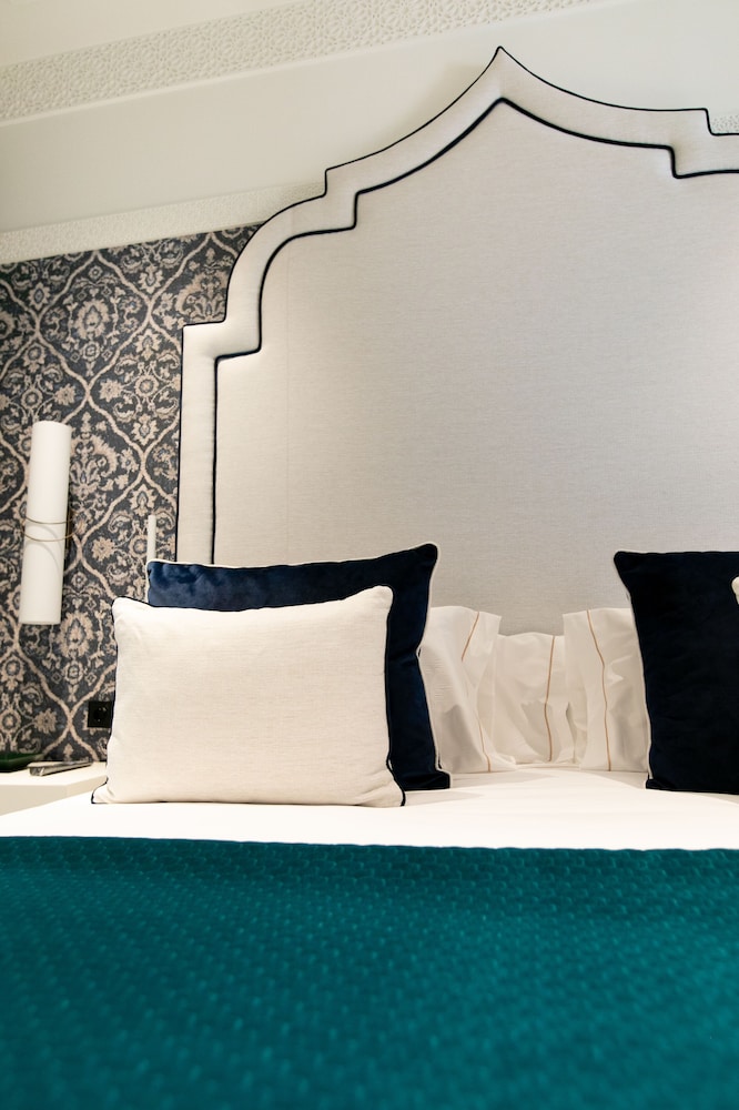 Deluxe Double or Twin Room, 1 Bedroom - Photo 23