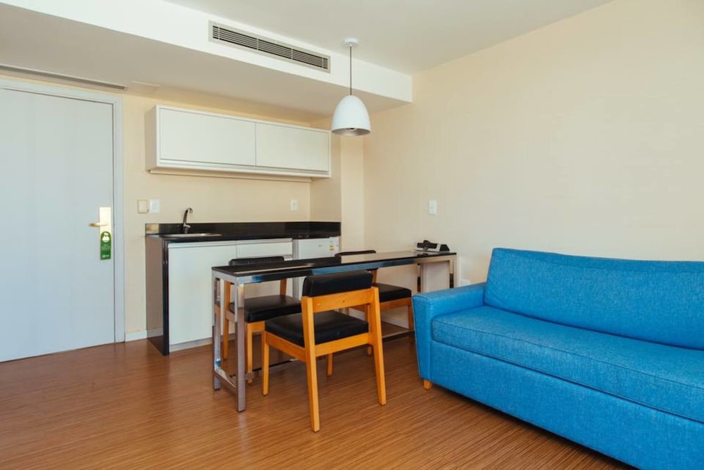 Premium Suite - Photo 2
