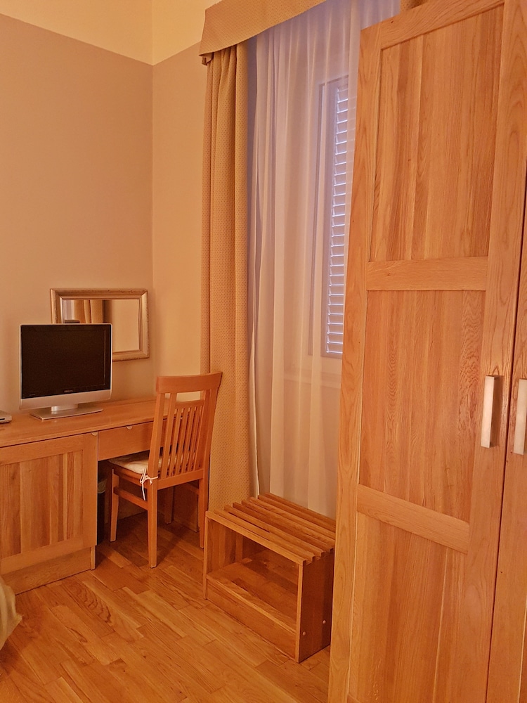 Standard Single Room photo 3
