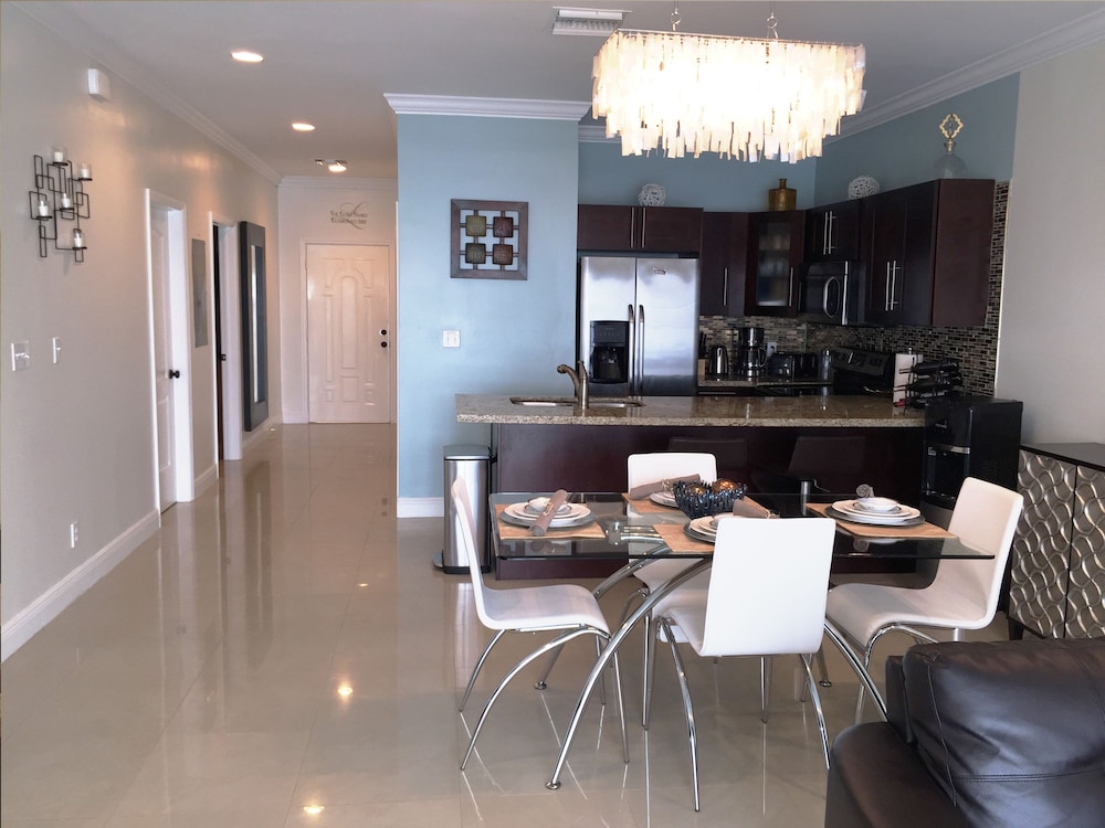 Luxury Apartment photo 3