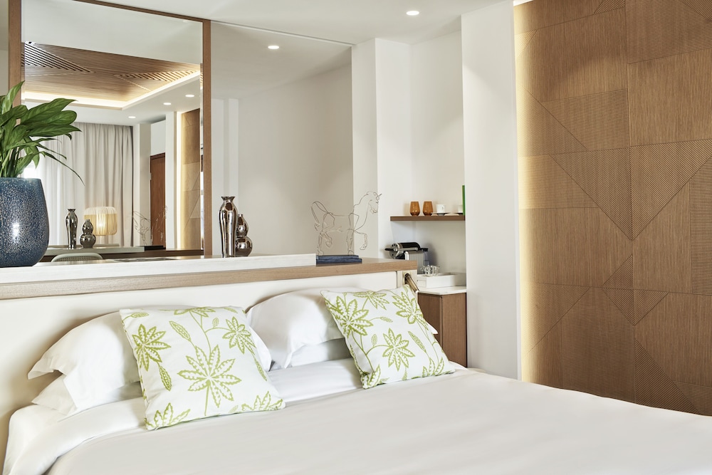 Junior Suite (Era)