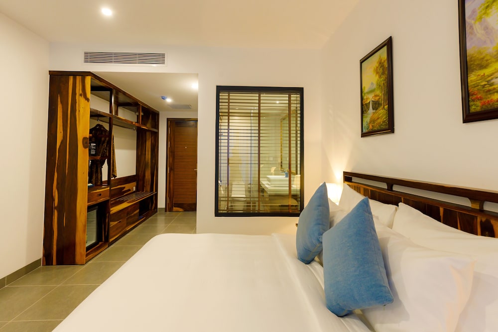 Senior Deluxe Double Room photo 3