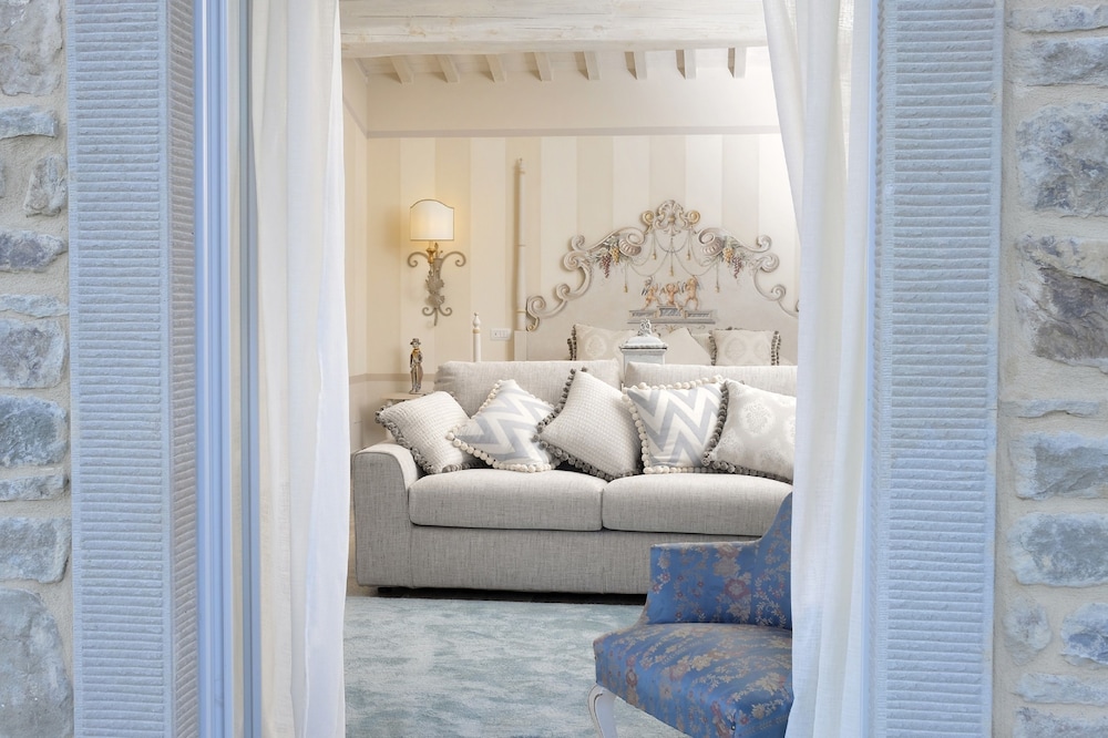 Junior Suite - Photo 9