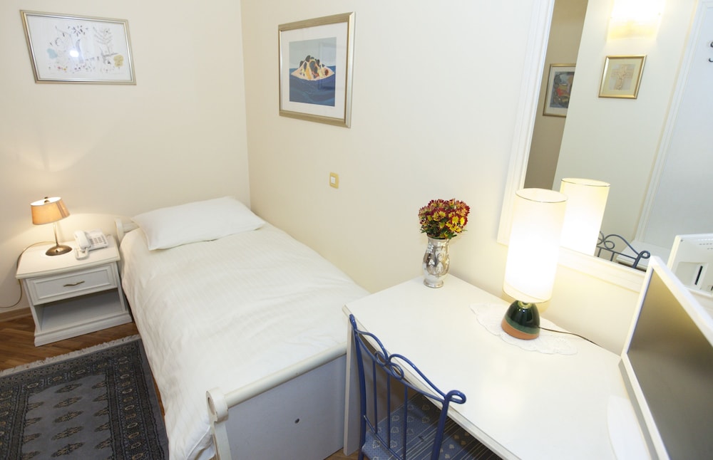 Single Room photo 3