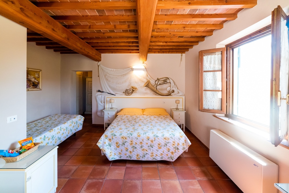 Luxury Quadruple Room photo 1