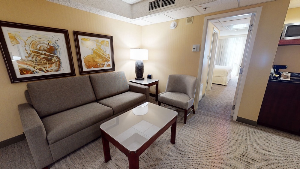 Club Suite, 1 King Bed with Sofa bed (Mobility/Hearing Accessible, Tub) photo 2