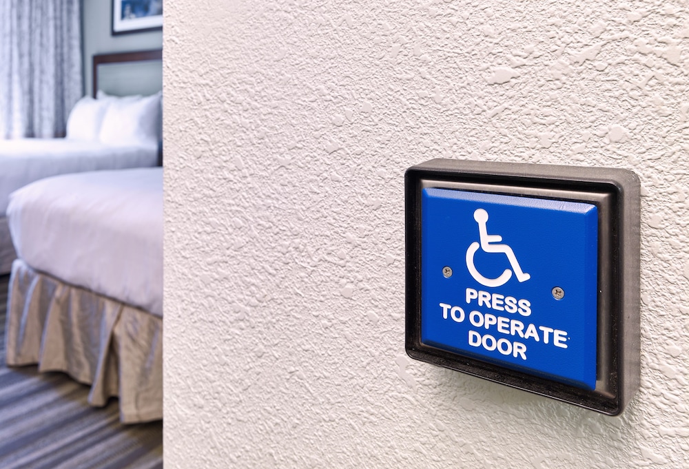 Room, 2 Queen Beds (East Mobility Hearing Accessible) thumbnail 6