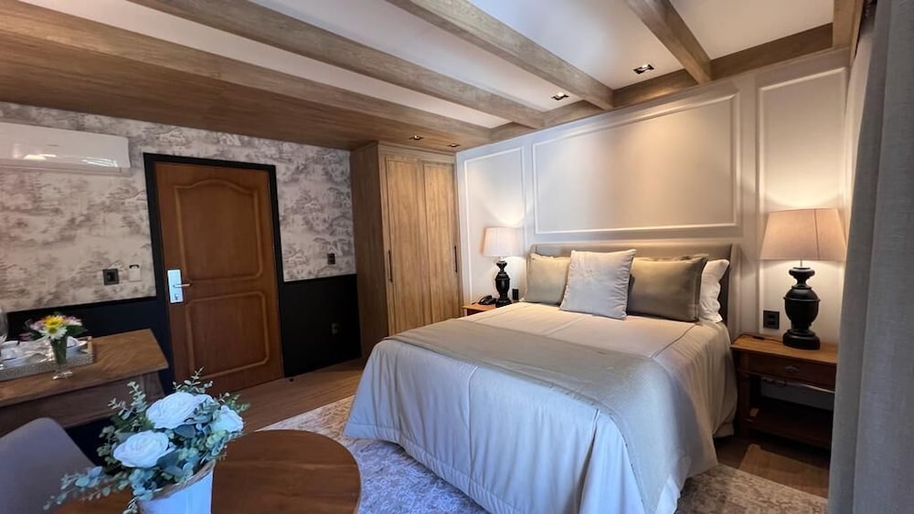 Chalet Suite Family with swimming pool thumbnail 5