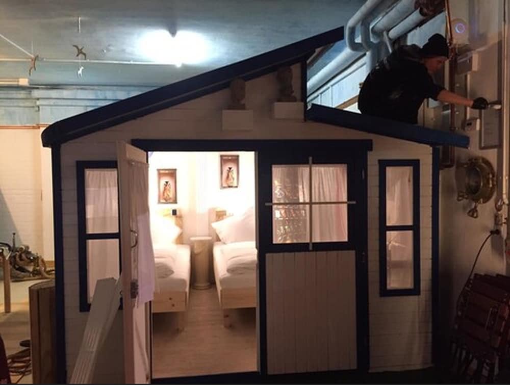 Triple Room, Shared Bathroom (Cabin Greece) photo 2