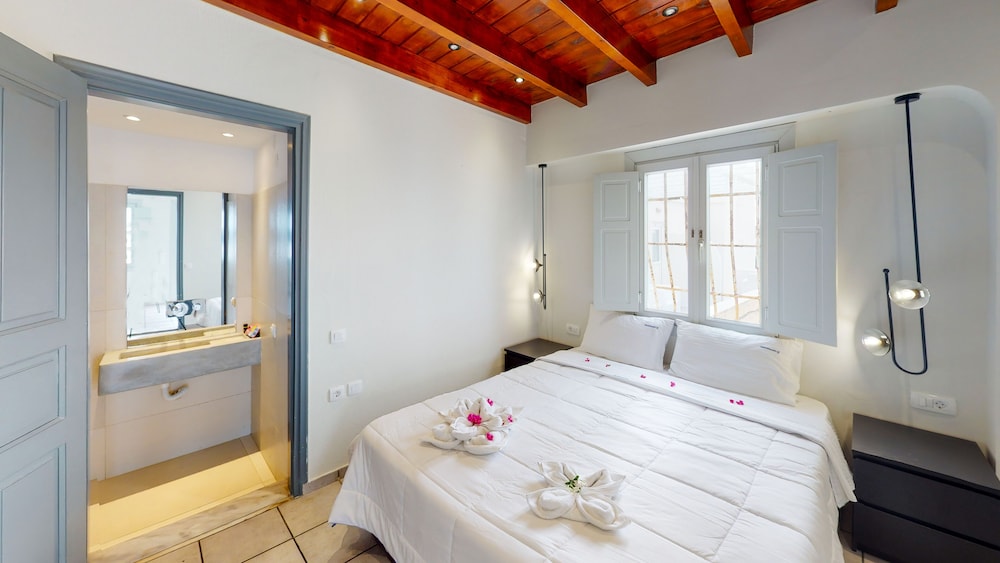 Junior Studio Suite