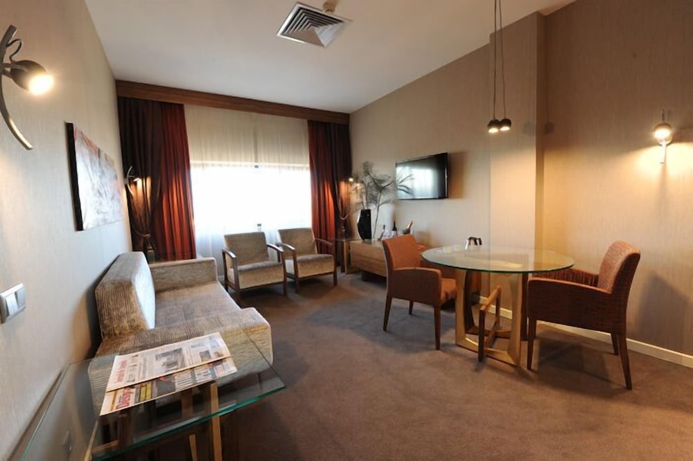 Suite executive photo 3