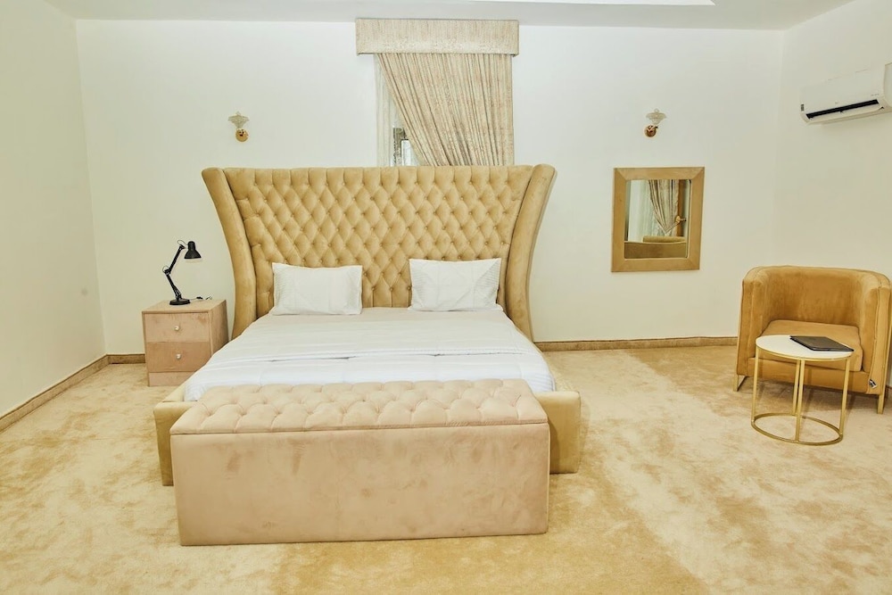Deluxe Room, Balcony, City View photo 2