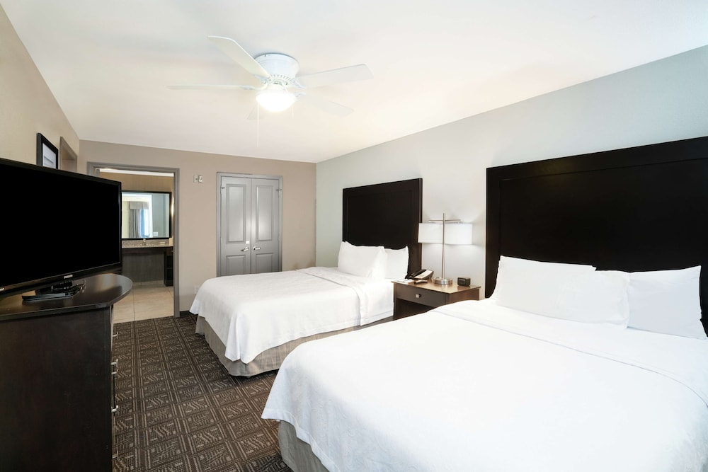 Suite, 2 Queen Beds, Accessible, Bathtub photo 2