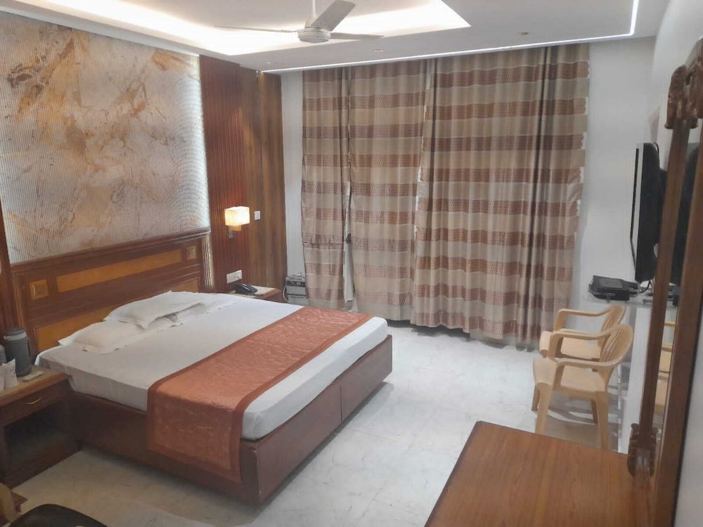 Deluxe Room - Photo 1