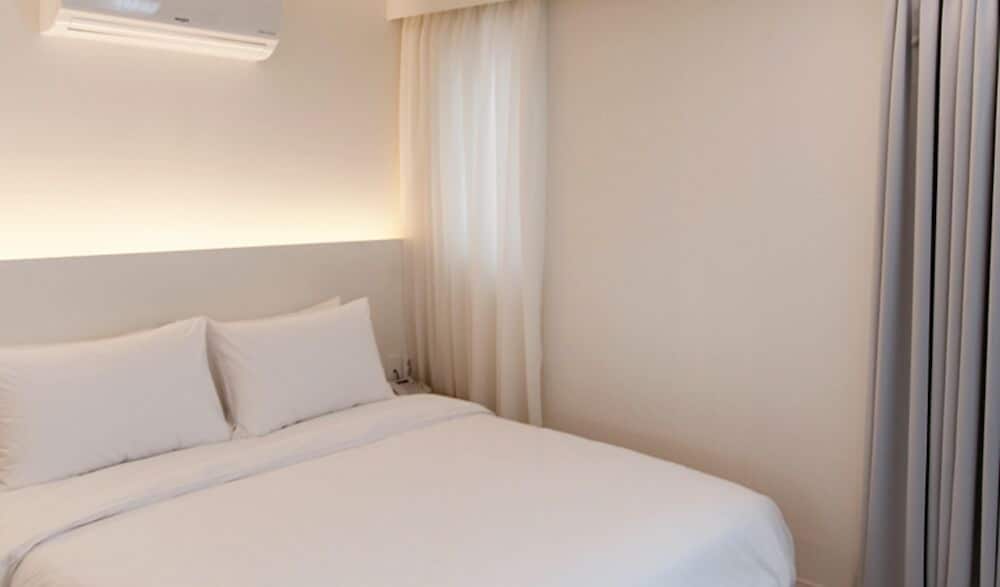 Deluxe Double Room - Photo 8