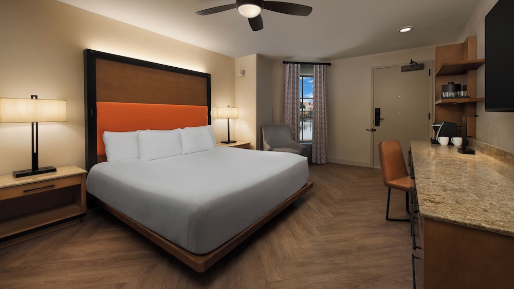 Village - King Bed. Hearing accessible - visual alarms and notifications. 1 king bed. - Photo 2