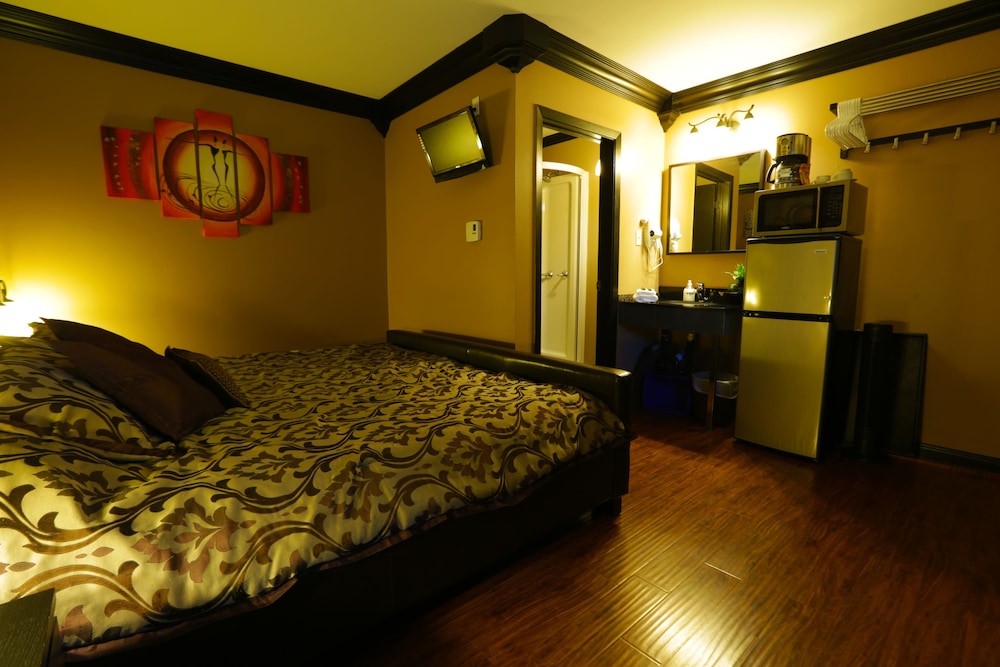 Room, 1 King Bed photo 2