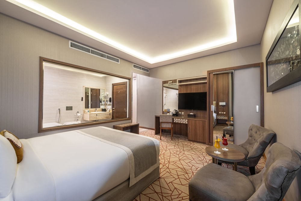 Deluxe Room With Jaccuzi