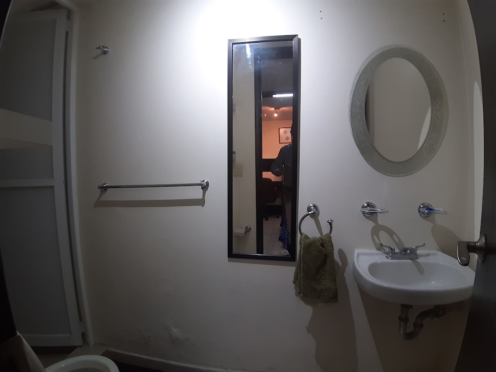 Executive Loft, 2 Bedrooms, Kitchenette, Ground Floor photo 3