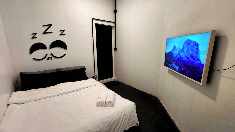 Classic Double or Twin Room, City View