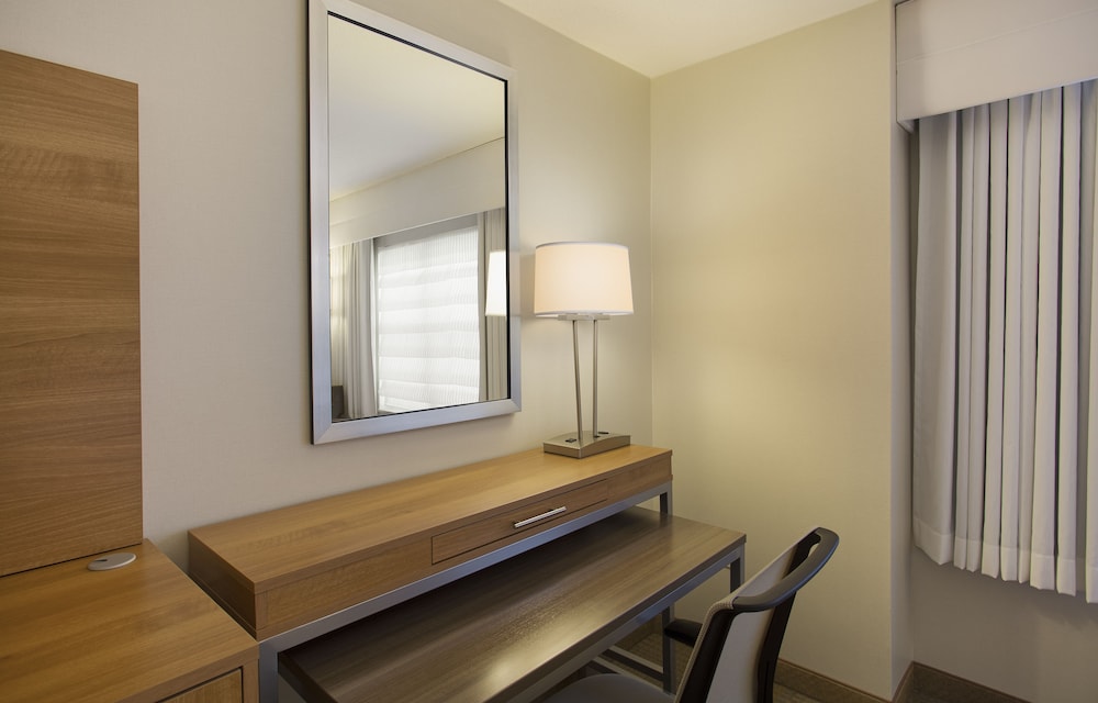 Standard Room, 1 King Bed - Photo 7