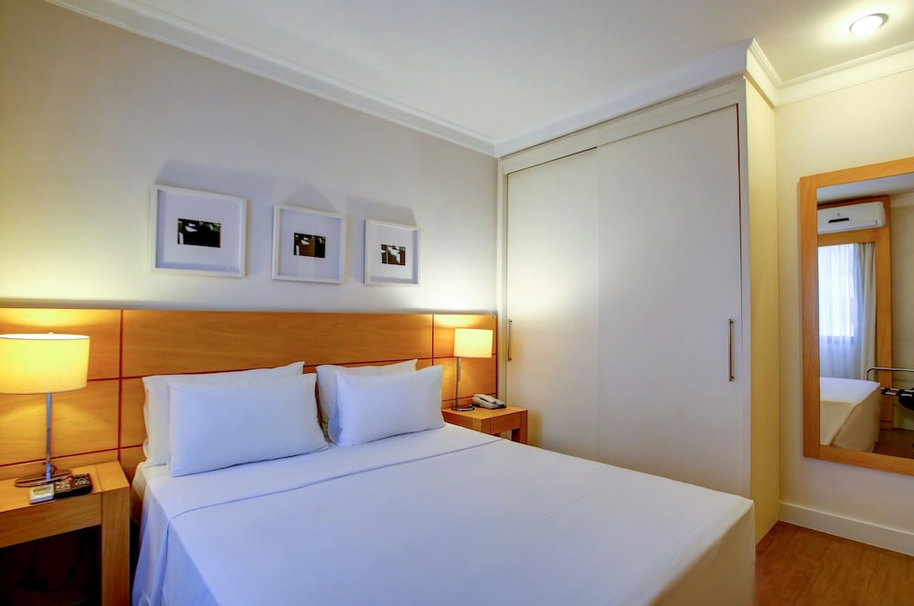 Available room thumbnail 5