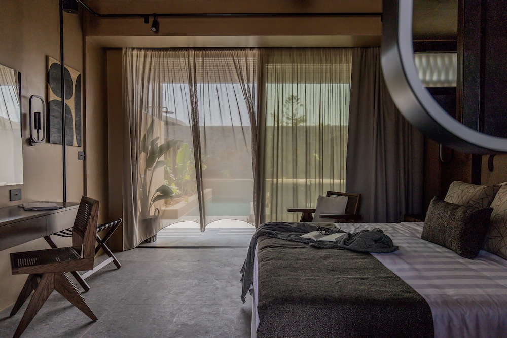Breeze Double Deluxe with Private Pool thumbnail 5