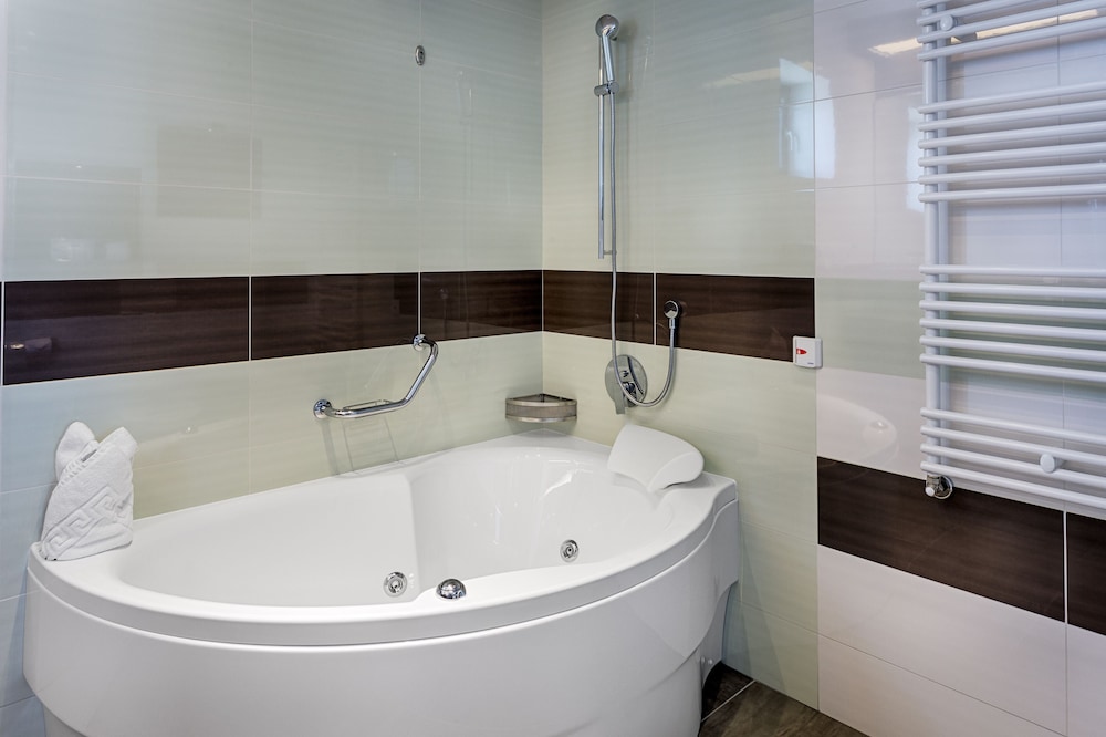 Superior Double Room, Jetted Tub, City View photo 2