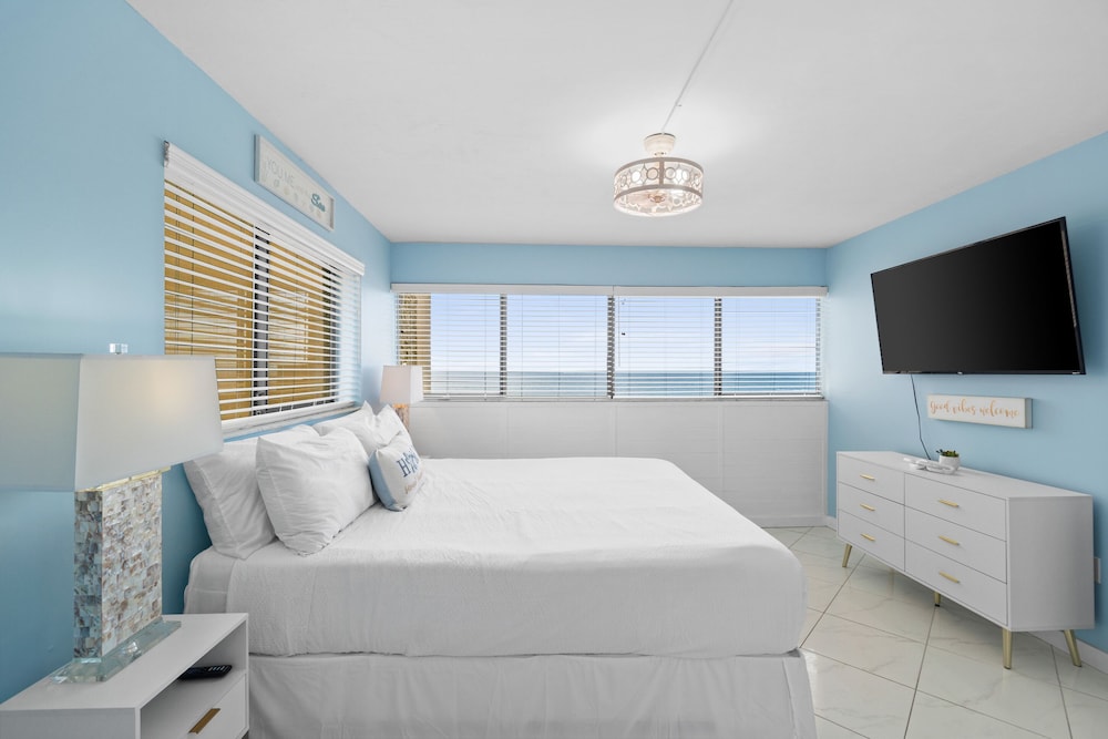 Condo, 2 Bedrooms, Ocean View (701A)
