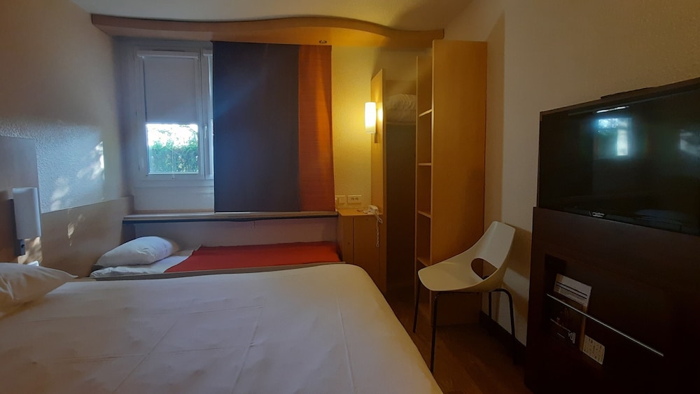 Standard Room, Multiple Beds photo 3