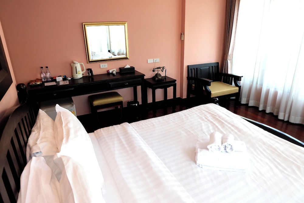 Traditional Double Room, 1 King Bed, Accessible, Non Smoking photo 3