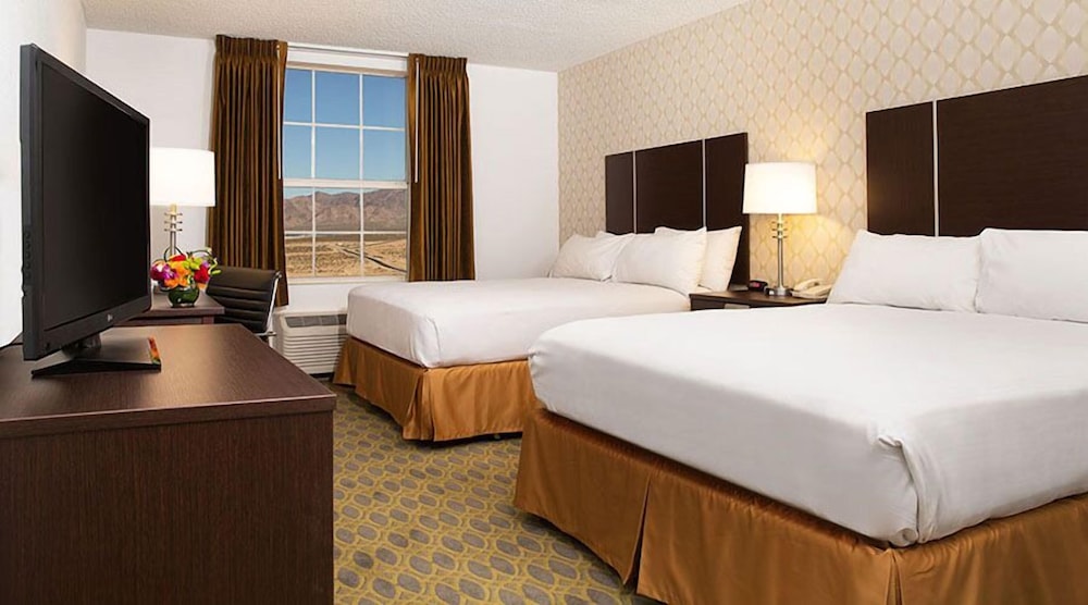 Room, 2 Queen Beds (NO PETS) photo 2