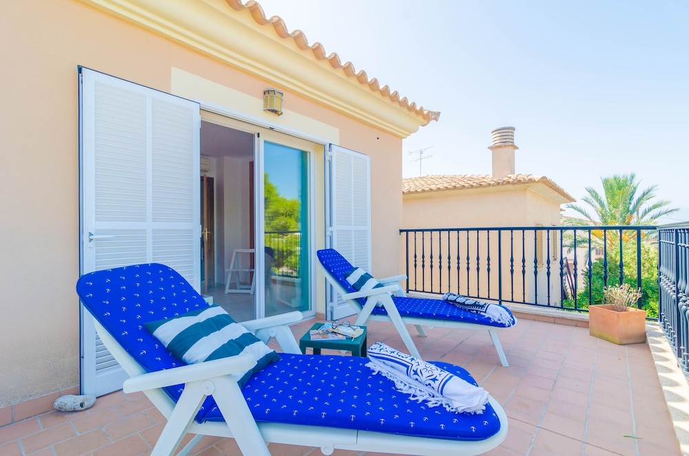 Villa photo 3