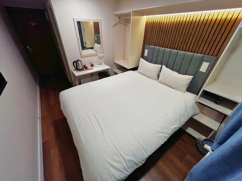 Economy Double Room photo 1
