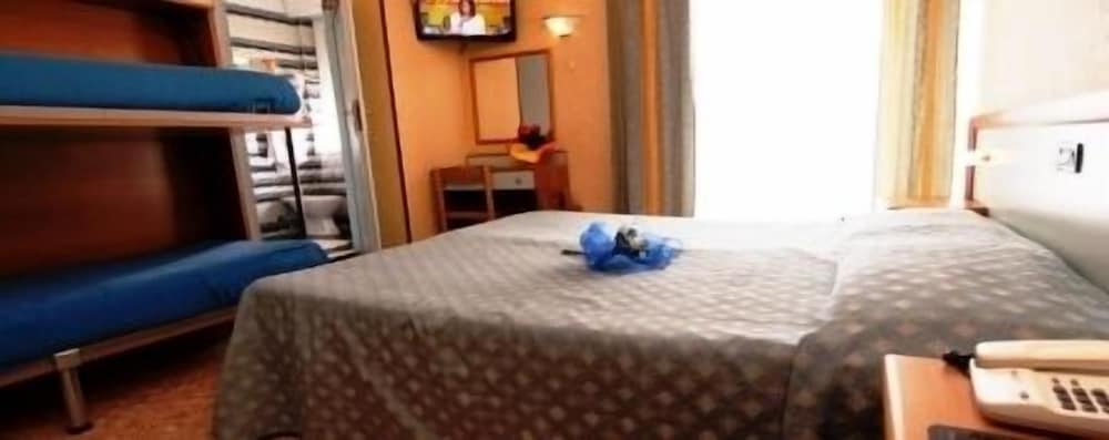 Standard Quadruple Room photo 1