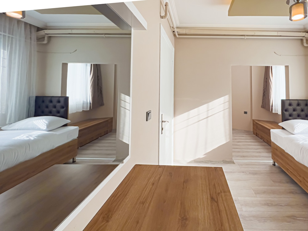 Deluxe Triple Room photo 3