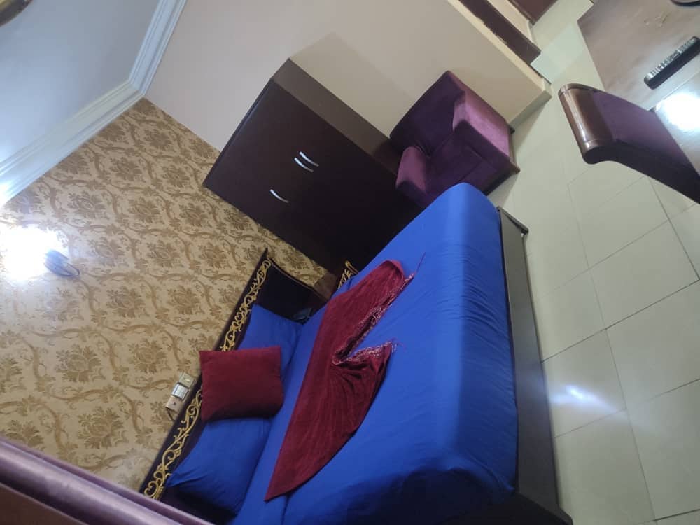 Executive Suite - Photo 11
