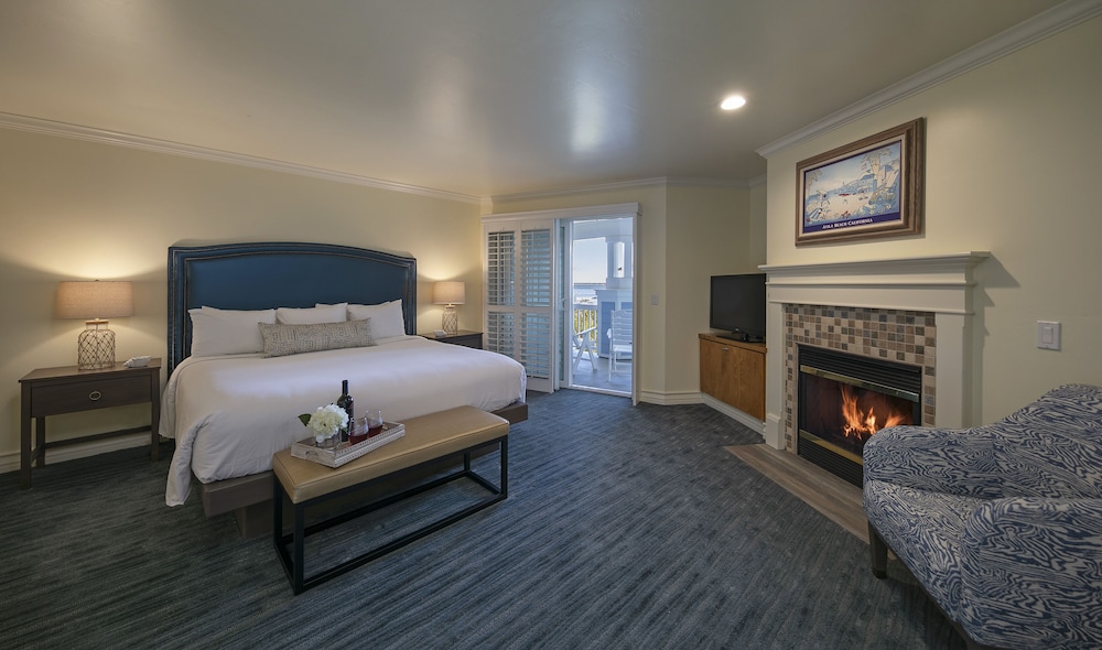Superior Suite, 1 King Bed with Sofa bed, Pool View (Deluxe Pool View, Private Bedroom ADA) - Photo 2