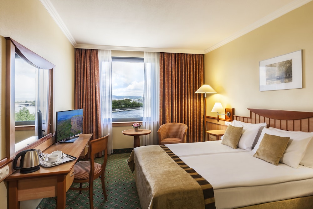 Superior Double Room, River View