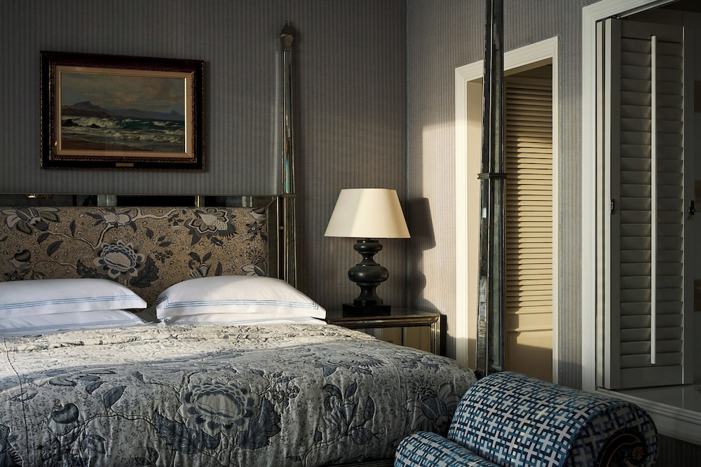Luxury Sea Facing Suite - Photo 13