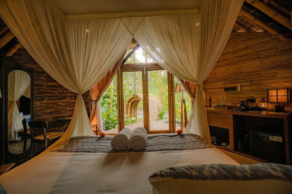 Superior Villa, River View