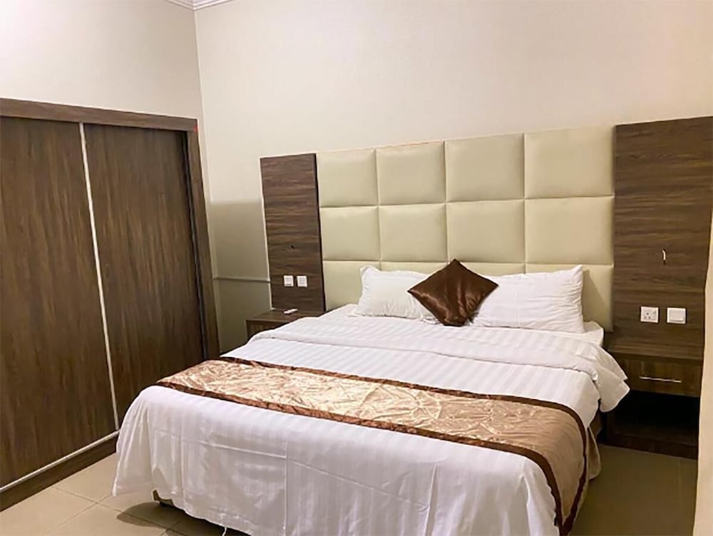 Deluxe Room - Photo 6