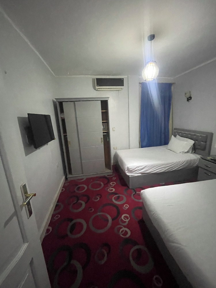 Deluxe Apartment - Photo 2