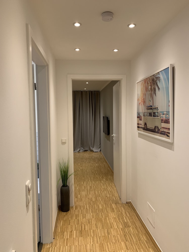 Luxury Apartment, 2 Bedrooms, Accessible, Balcony photo 3
