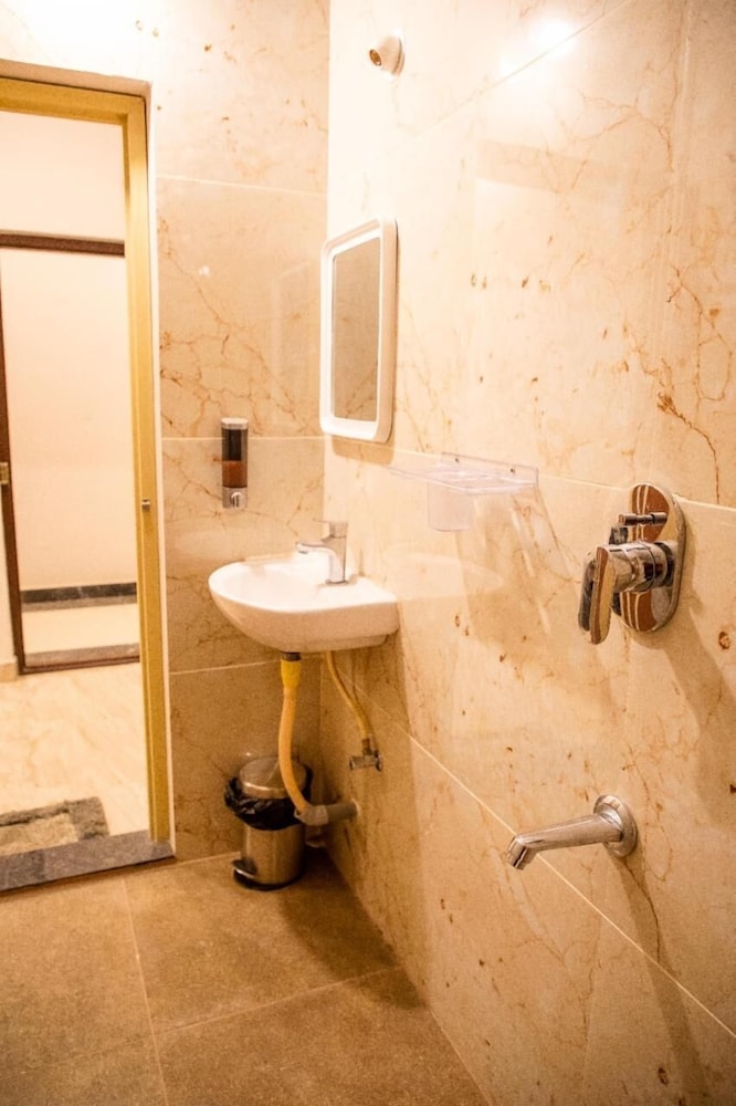 Deluxe Double Room, City View photo 2